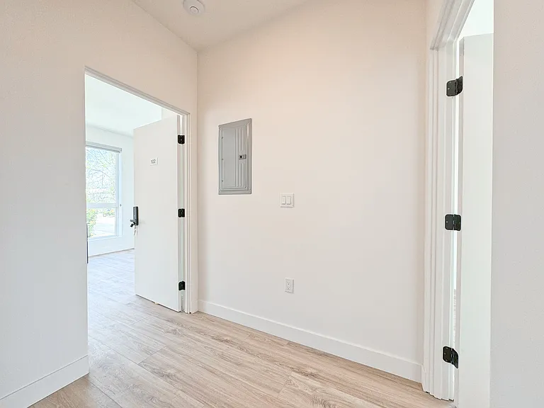1743 Armacost Ave — Photo 33