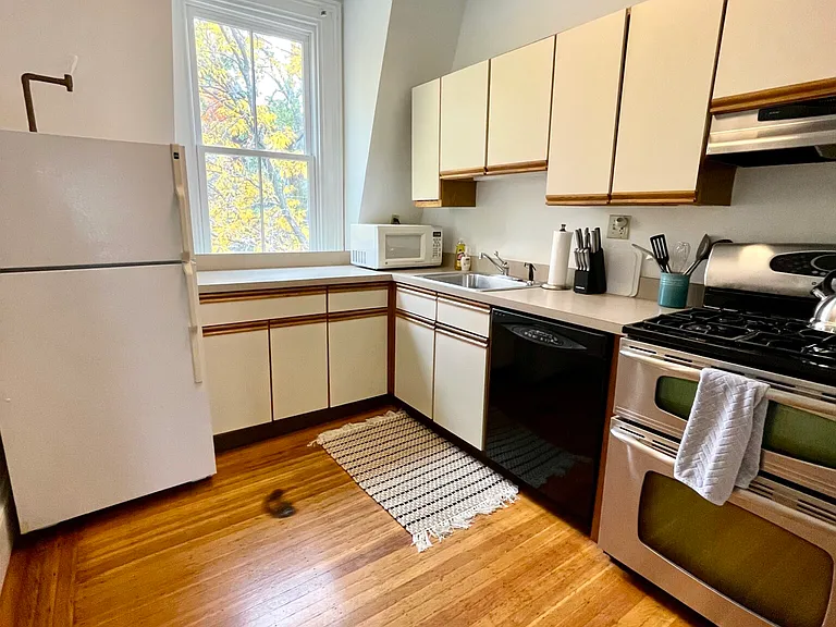 39 Cypress St #2 — Photo 7