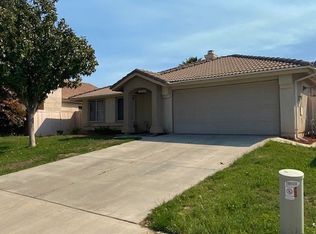 19405 Oakview Ln, Lake Elsinore, CA 92530