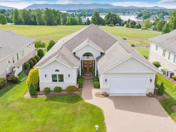 80 Park Way Ave, Moneta, VA 24121