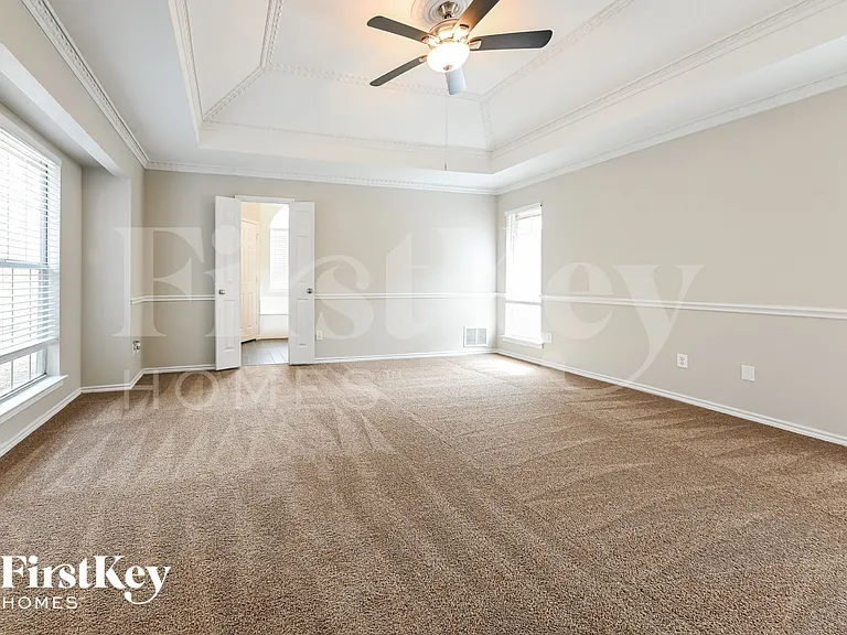 542 Renee Ln — Photo 8