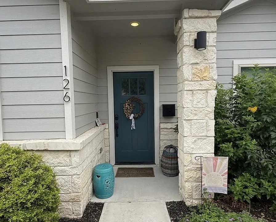 126 Adaes Ave