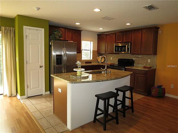 3rd image of 5260 Windsor Lake Cir