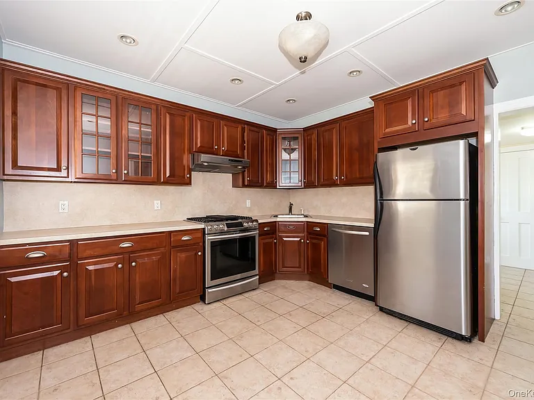 21 Franklin Ave — Photo 9