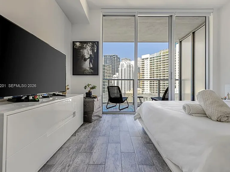 1300 Brickell Bay Dr #2713 — Photo 3