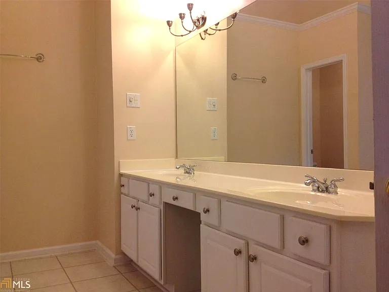 699 Oakview Trl — Photo 14