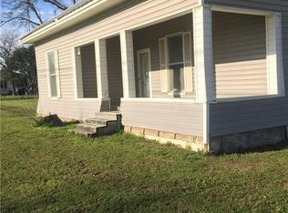 302 N Allyn Ave W, Mount Calm, TX 76673