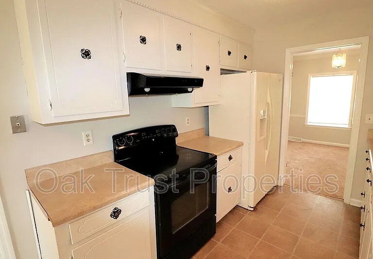 2395 Vistavia Rd — Photo 8