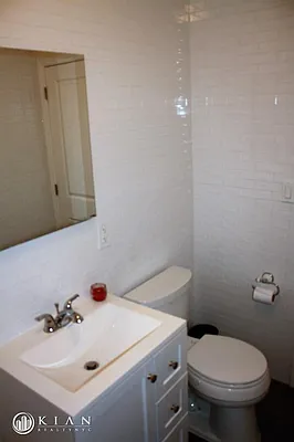 Rented by Kian Realty | media 14