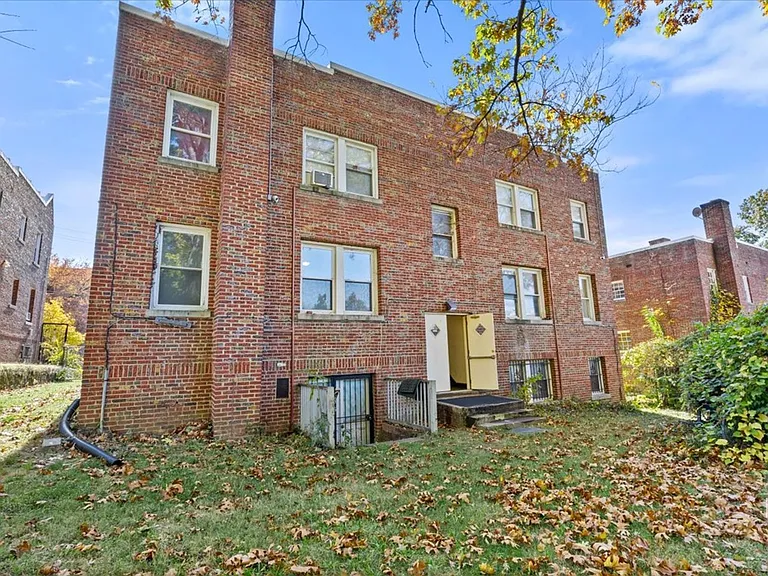 2806 O St SE — Photo 5