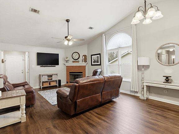 5th image of 2774 Westbury Dr