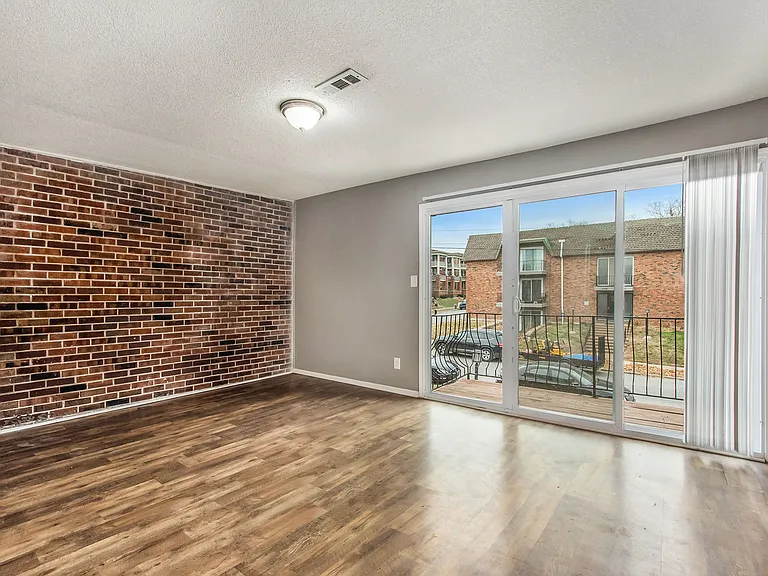 3739 Wyandotte St #116-1 — Photo 17