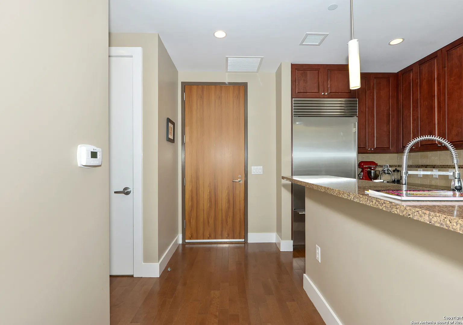 1 bed, 766 sqft, $2,500 — Photo 4