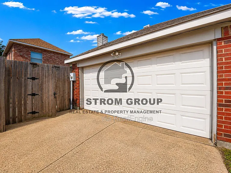 1257 Christopher Ln — Photo 35