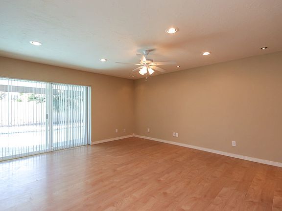 4th image of 2763 E Windrose Dr