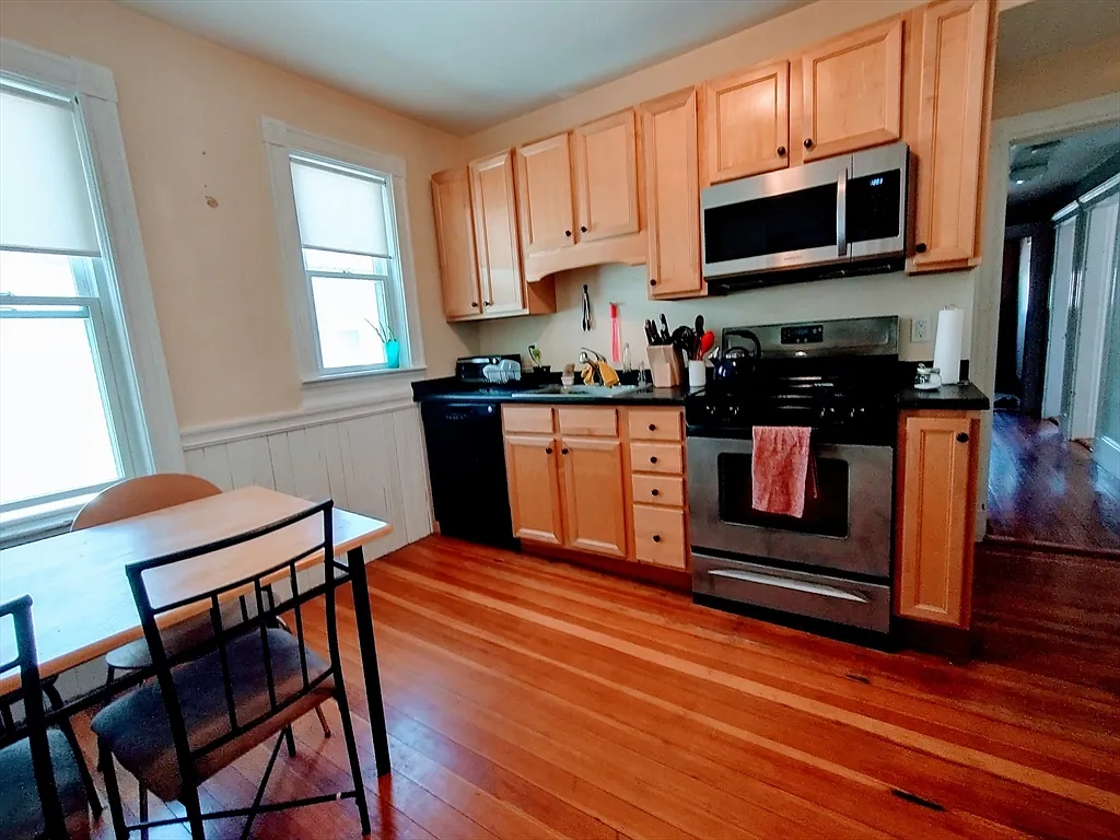 Building Photo - 86 Conwell Ave #3