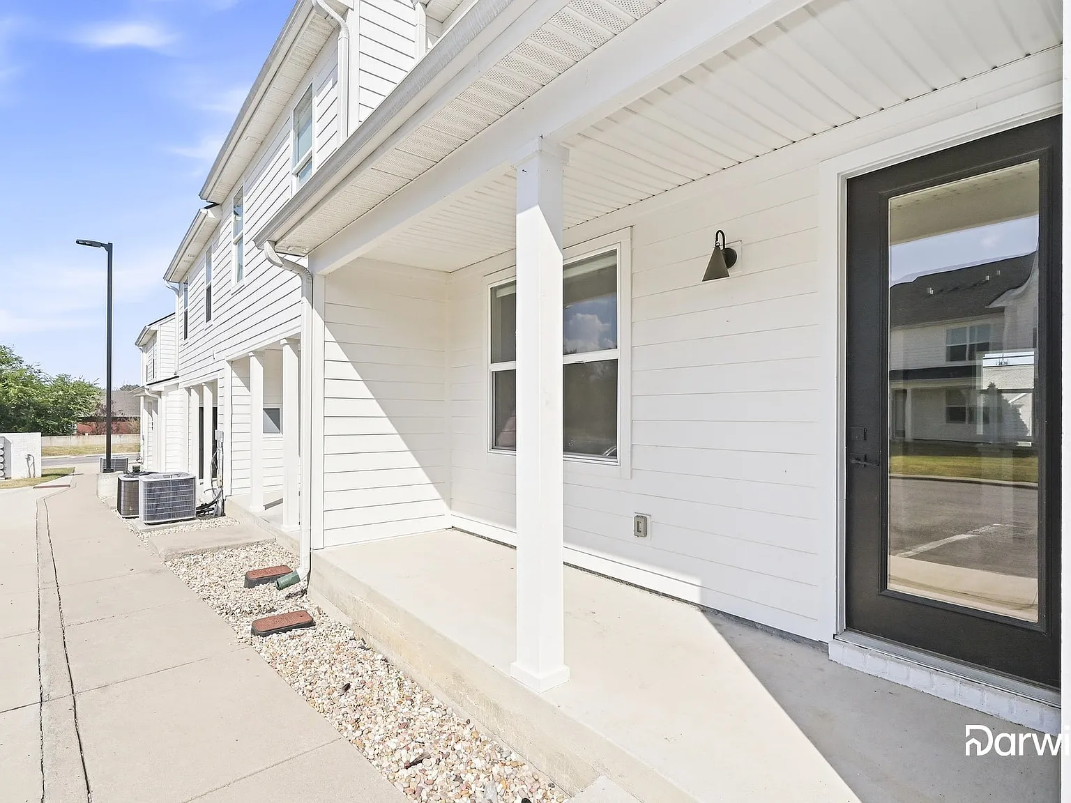 2 bed, 2.5 bath, 1219 sqft, $1,645 — Photo 2