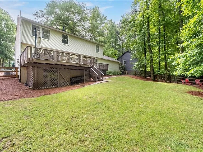 9470 Hillside Dr — Photo 34