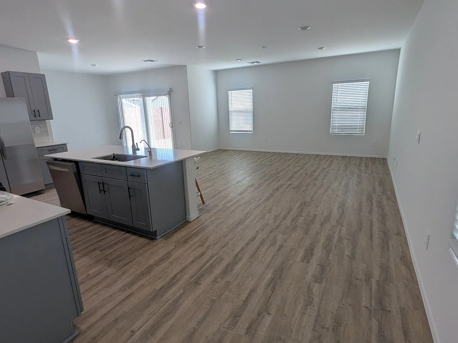 4 bed, 2264 sqft, $2,495 — Photo 2