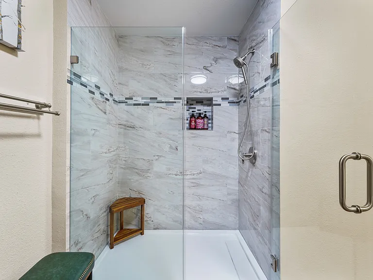 1001 Ridgecrest Dr — Photo 12