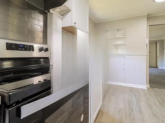 4th image of 26636 Parkington St #1