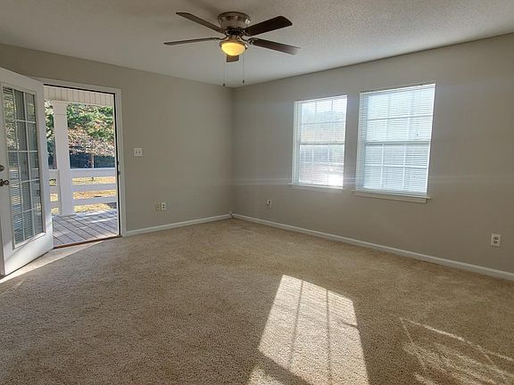 4th image of 387 Banyon Creek Dr