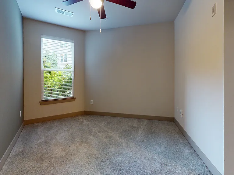 Domain College Park — Photo 40
