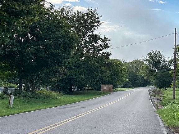 4th image of 2077 Mooresville Pike