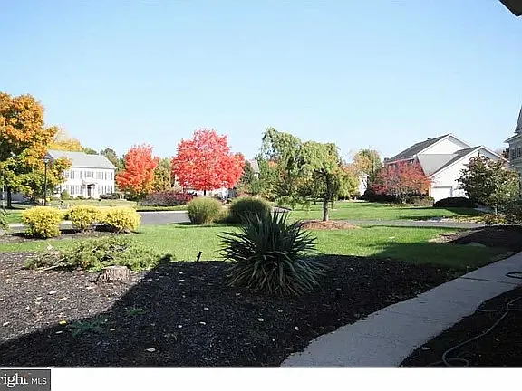 1006 Glendevon Dr — Photo 43