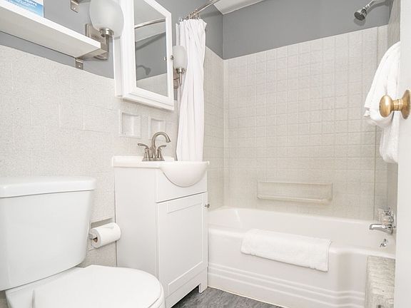 5th image of 5426 5th Ave APT F201
