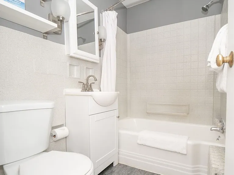 5426 Fifth Avenue — Photo 7