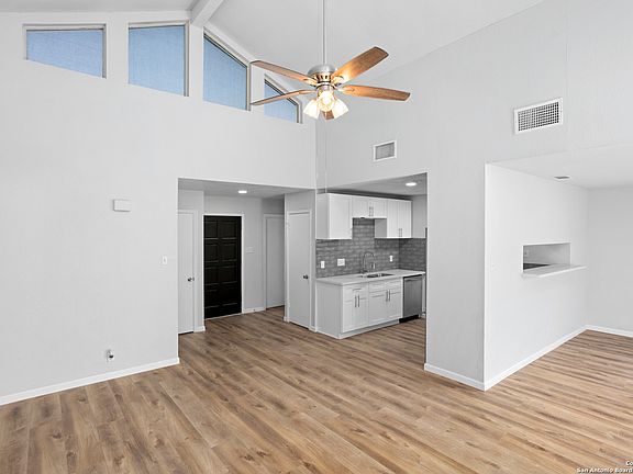 4th image of 11627 CRESTON