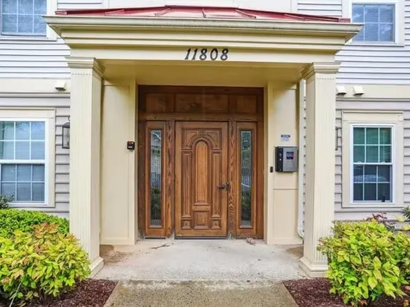 11808 Eton Manor Dr APT 204, Germantown, MD 20876