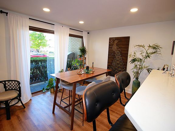 5th image of 10712 S Keating Ave APT 1