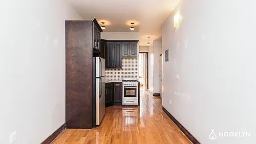 179 Stanhope St #2L Photo 1