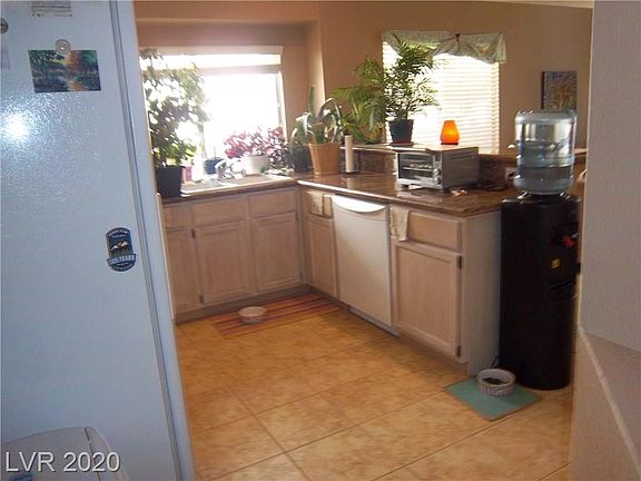 5th image of 9308 Sun Rose Ave