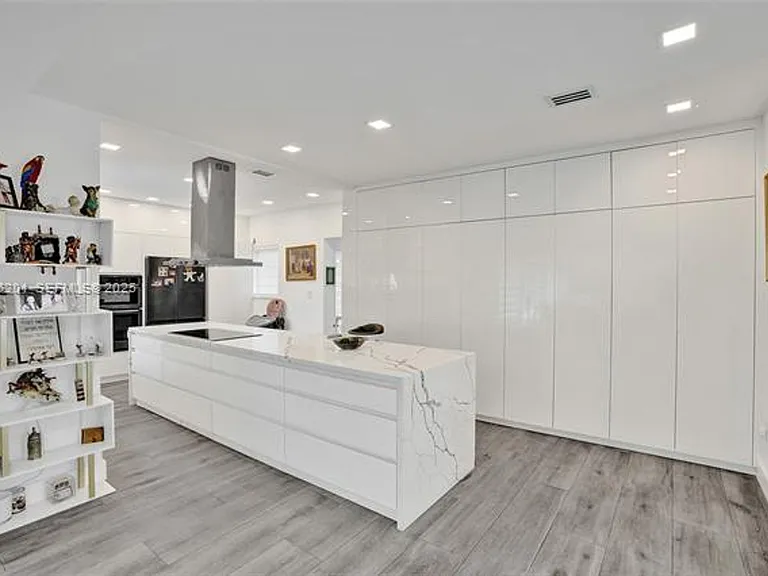 3784 Sheridan Ave #0 — Photo 39