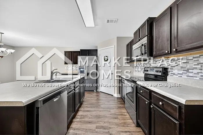 2758 Lily Cir — Photo 4