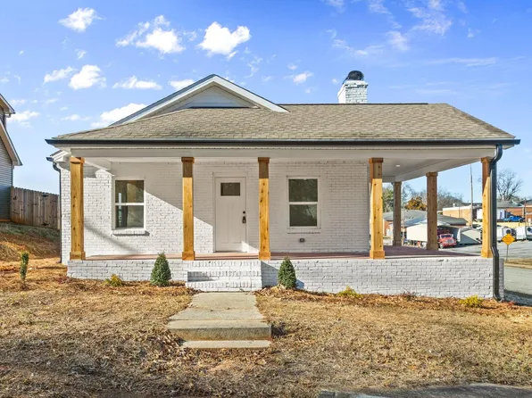 302 S Lewis St, Pickens, SC 29671