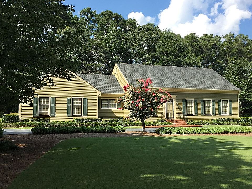 2nd image of 1022 Vineyard Dr SE