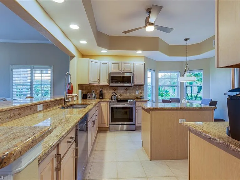8177 Saratoga Dr #1002 — Photo 10