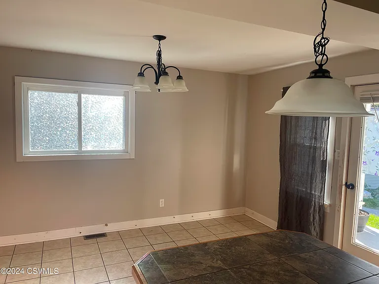 540 Park St — Photo 16