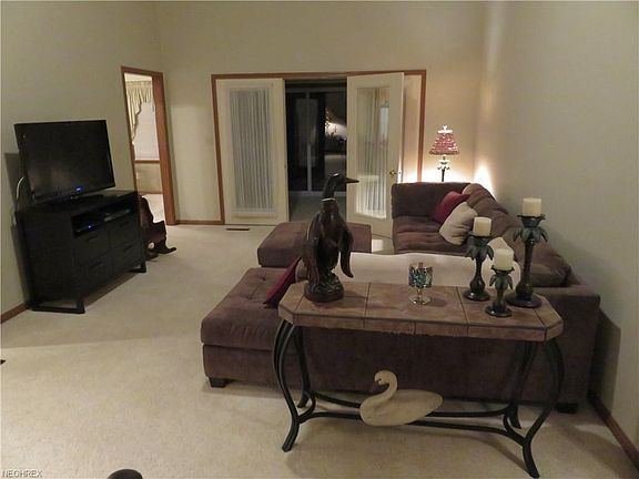3rd image of 830 Woodfield Ct Unit A