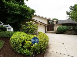 24940 Shaker Blvd, Beachwood, OH 44122