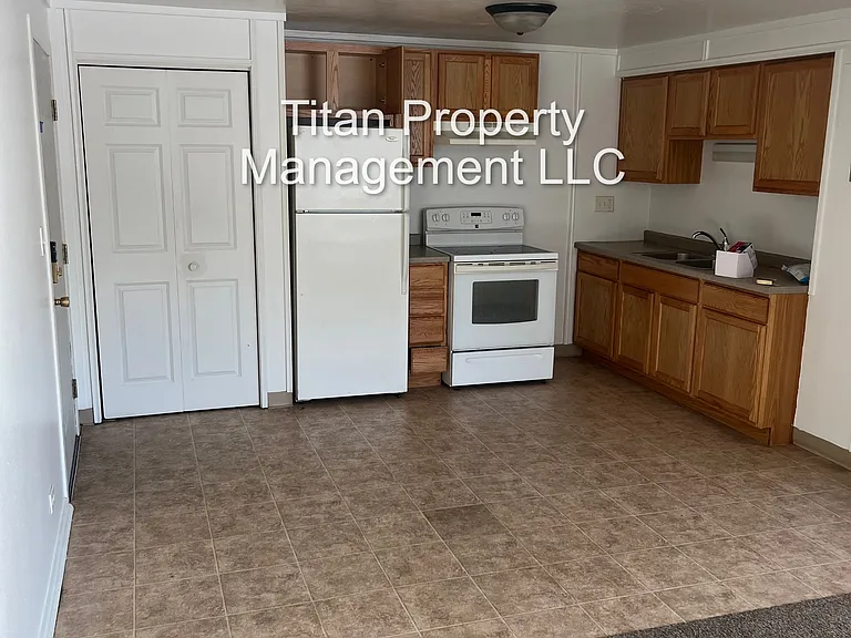 259 Percy Ave — Photo 3