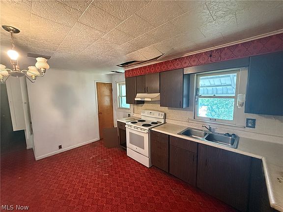 5th image of 257 River Ave