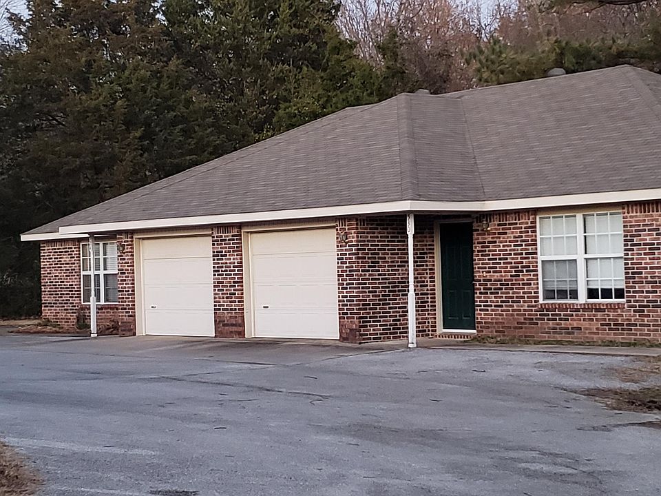 1st image of 530 S Dockery Ln
