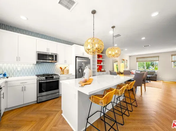 27056 Tanager Ln, Valencia, CA 91381