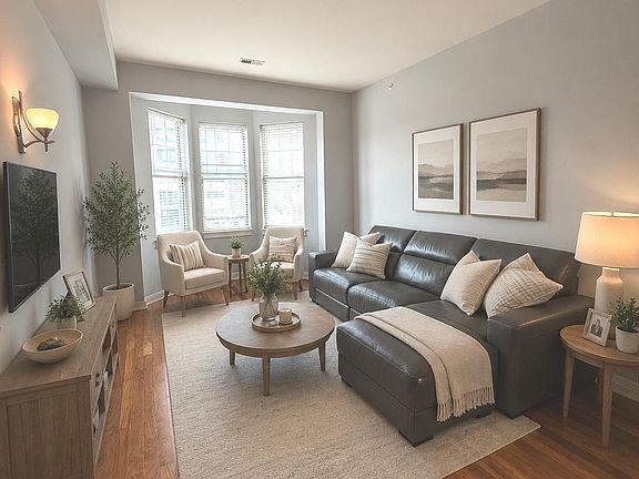 4th image of 404 E New York St APT 304