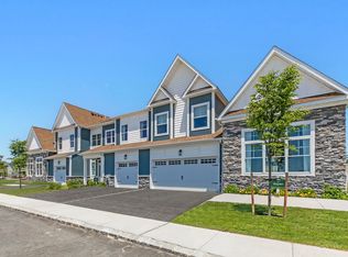 103 Foxwood Dr, Yaphank, NY 11980